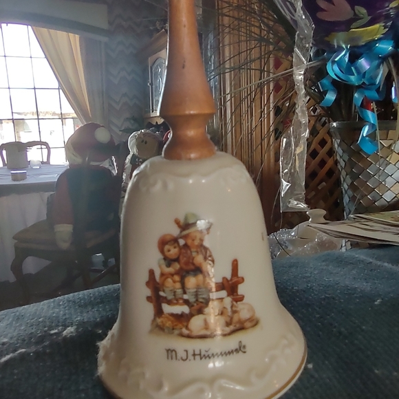 Vintage MJ Hummel bell - Picture 9 of 9
